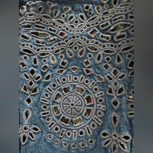 Shyanne Cut Work Flare Jeans - Picture 10 of 10